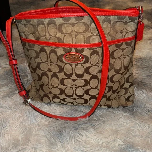 EUC Coach Signature Canvas File Crossbody Bag Khaki/Classic Red F36378 - Picture 3 of 12